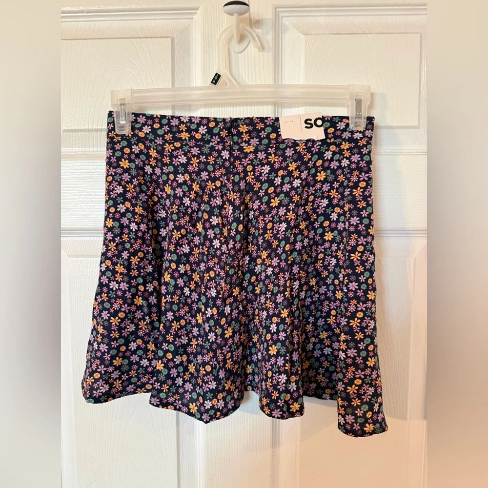 SO Navy Floral Mini Skirt NWT - Picture 5 of 11